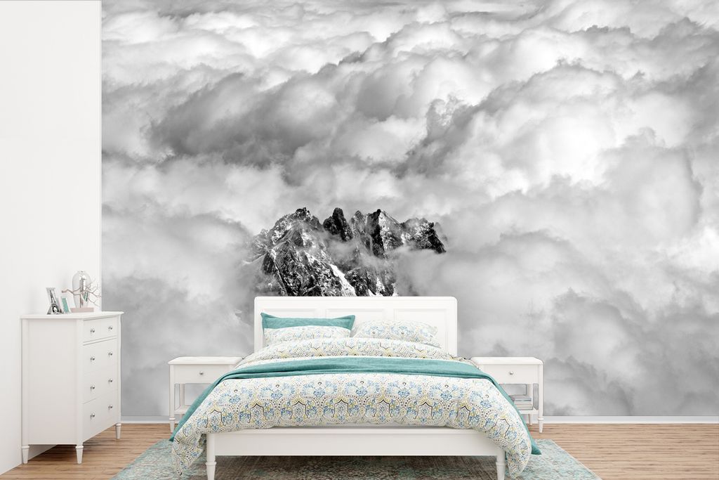 MuchoWow Fototapete für Wohnzimmer oder Schlafzimmer Wandtapete Vinyl Motivtapete Der Gipfel des Mont Blanc inmitten der Wolken - 420x280 cm - Z...