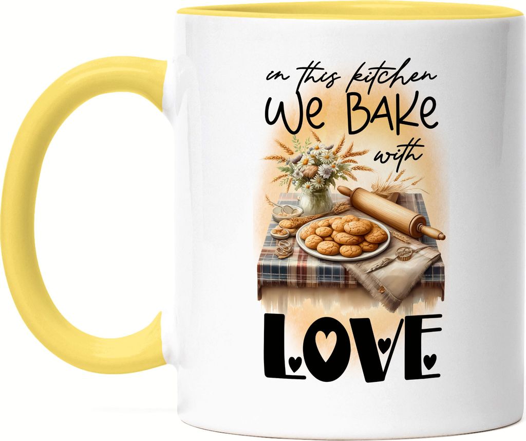 In this kitchen we bake with love Backutensilien Tasse Gelb - Charmantes Design