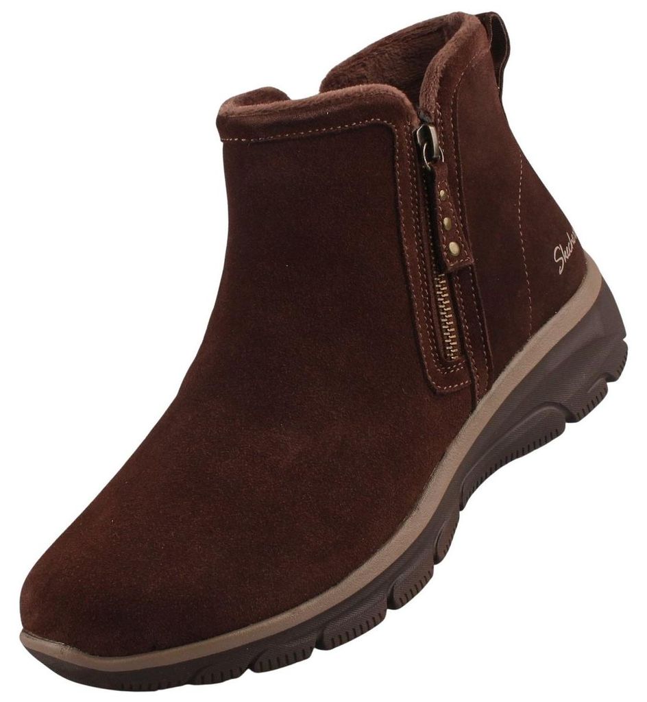 Auf dem Bild ist ein brauner Stiefel aus Leder zu sehen. Der Stiefel wird von der linken Seite gezeigt.