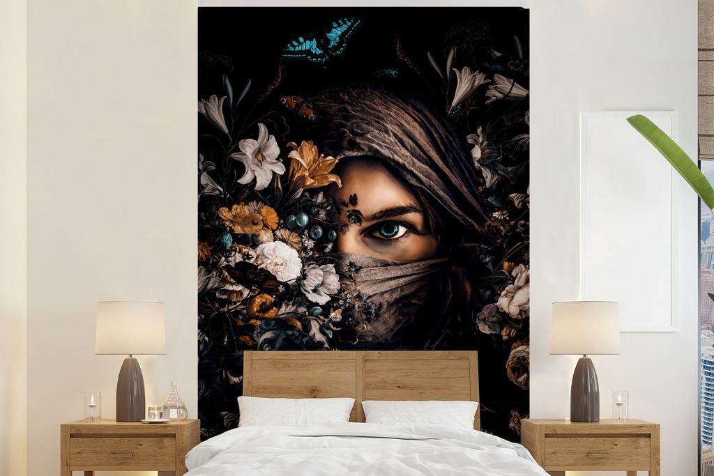 MuchoWow Fototapete für Wohnzimmer oder Schlafzimmer Wandtapete Vinyl Motivtapete Frau - Luxus - Blumen - Schmetterling - Porträt - 155x240 cm ...