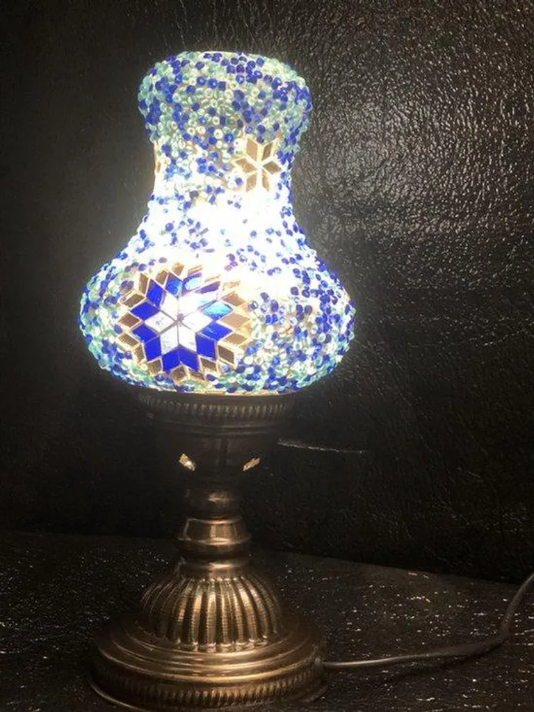Lampe de table bleue style mosaïque orientale pour salon - Modèle Poire