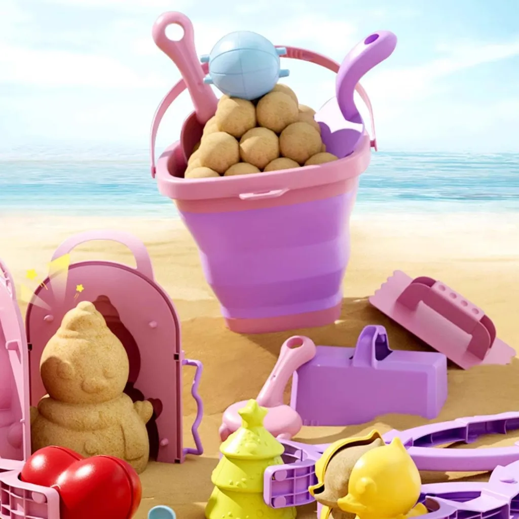 Ensemble de plage compact : seau rétractable et pelles anti-encombrement