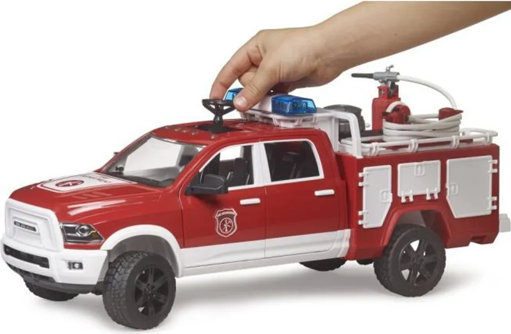 Bruder RAM 2500 Pompier avec module électronique et suspension active - 12