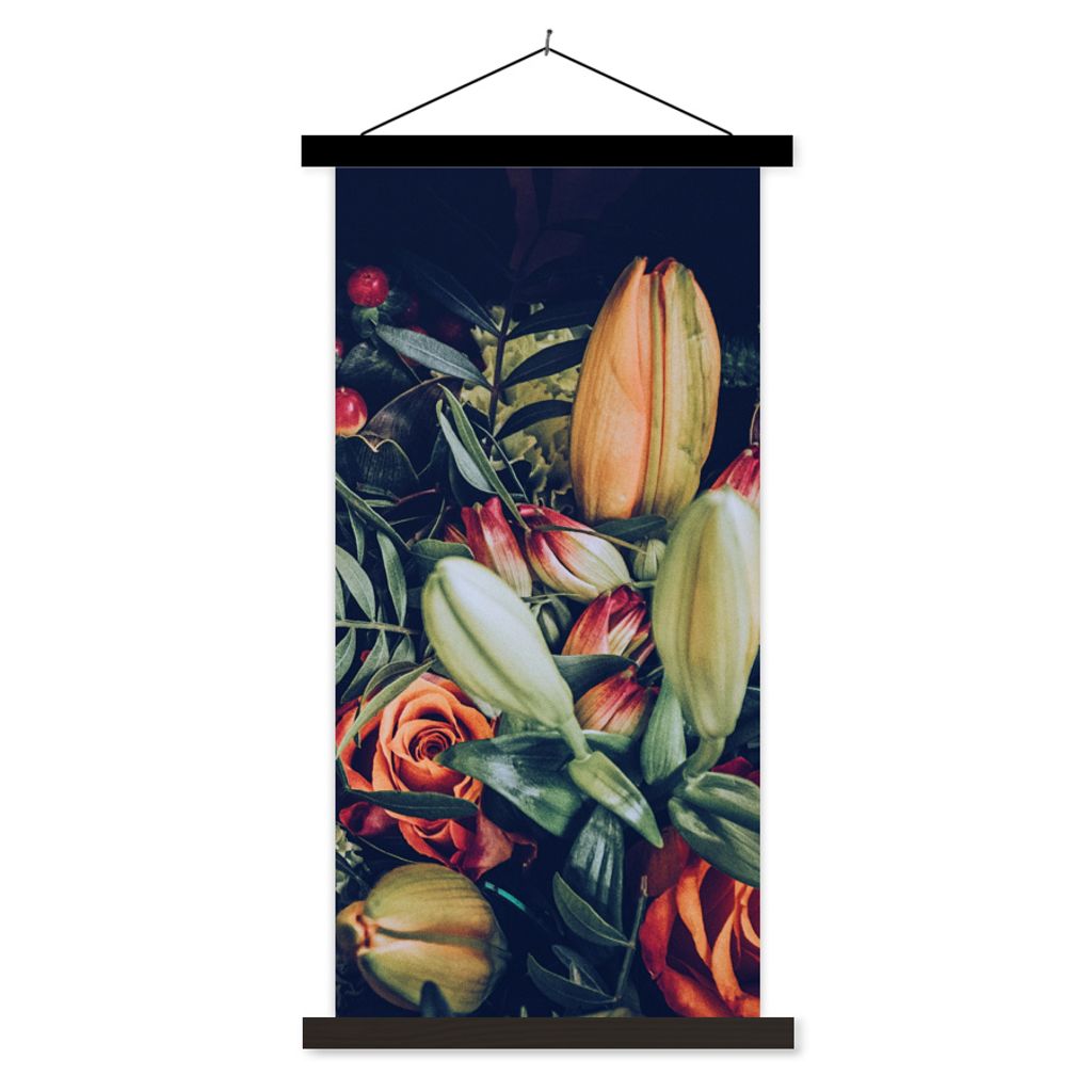 MuchoWow Textilposter Blumenstrauß - Stilleben - Blumen - Pflanzen - Rot 40x80 cm mit schwarzem Rahmen - Wandemalerei
