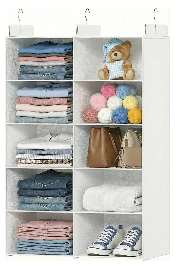 Aménagement chambre d'étudiant : tringle double rangée et organiseur blanc