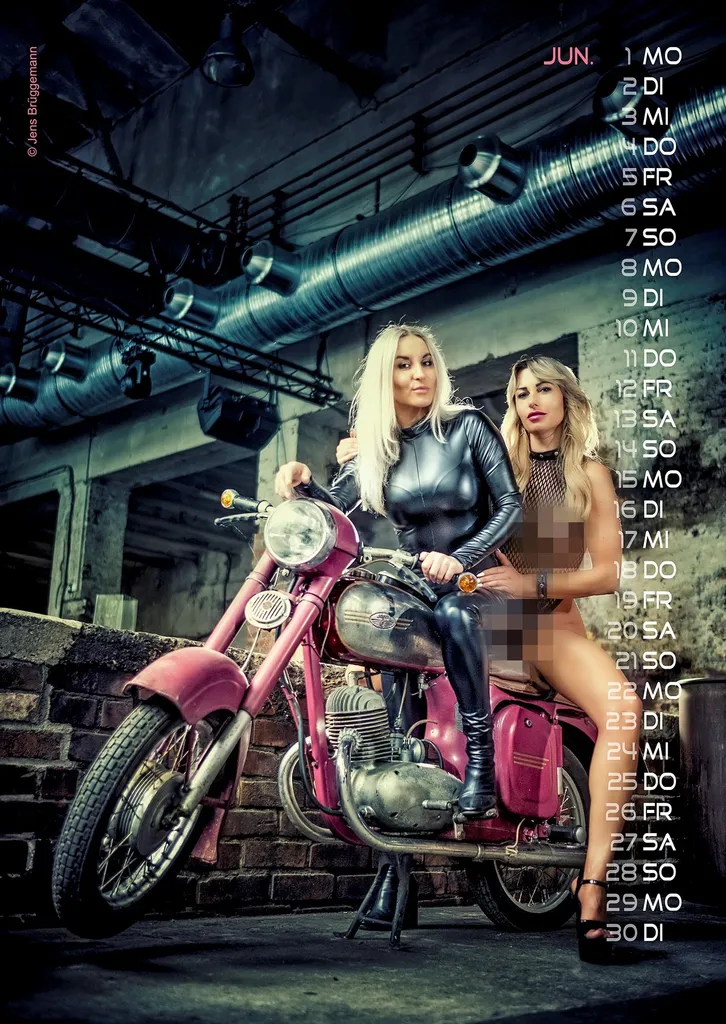 Calendrier Mural 2027 Bikes & Girls A3 - Décoration Murale pour Motards - 21