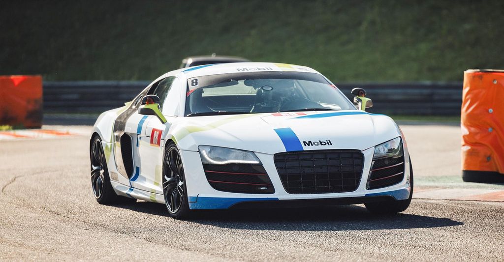 mydays Renntaxi Audi R8 Plainfeld (4 Rdn.); Erlebnis verschenken oder selbst erleben; Gutschein für 1 Person(en)