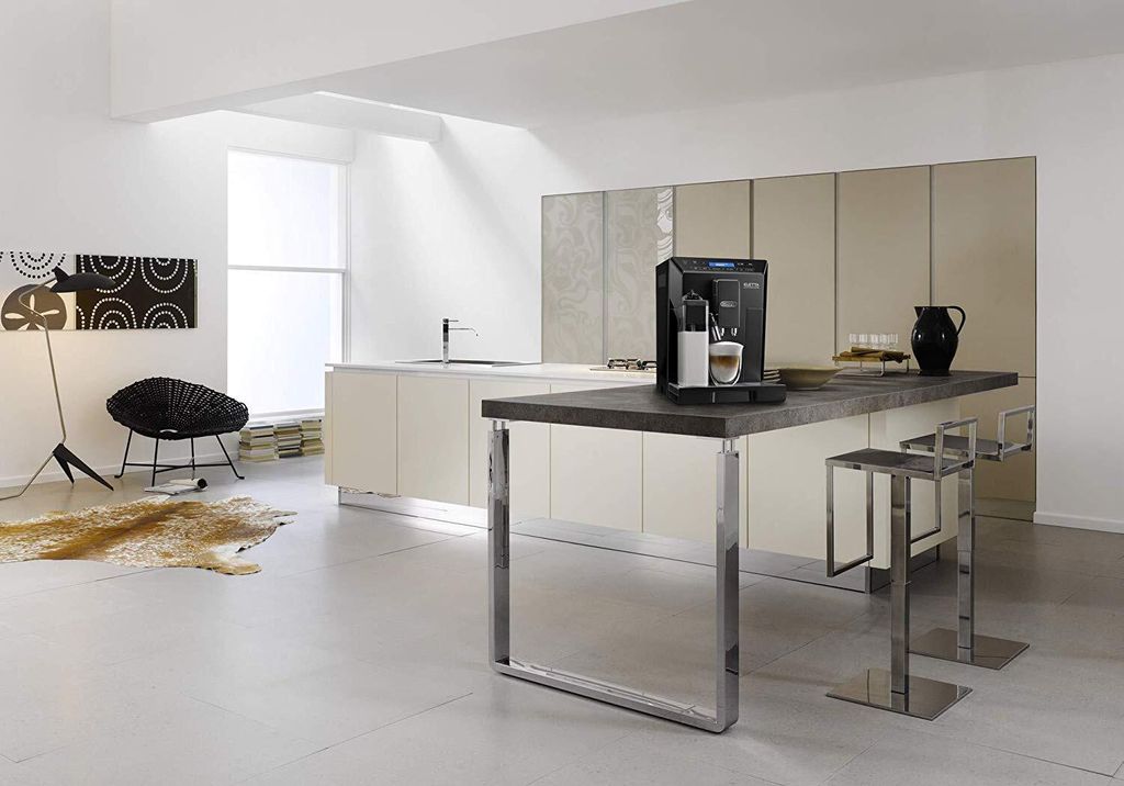 Plnoautomatický kávovar DeLonghi ECAM 44.660.B nádržka na Obrázok produktu 11