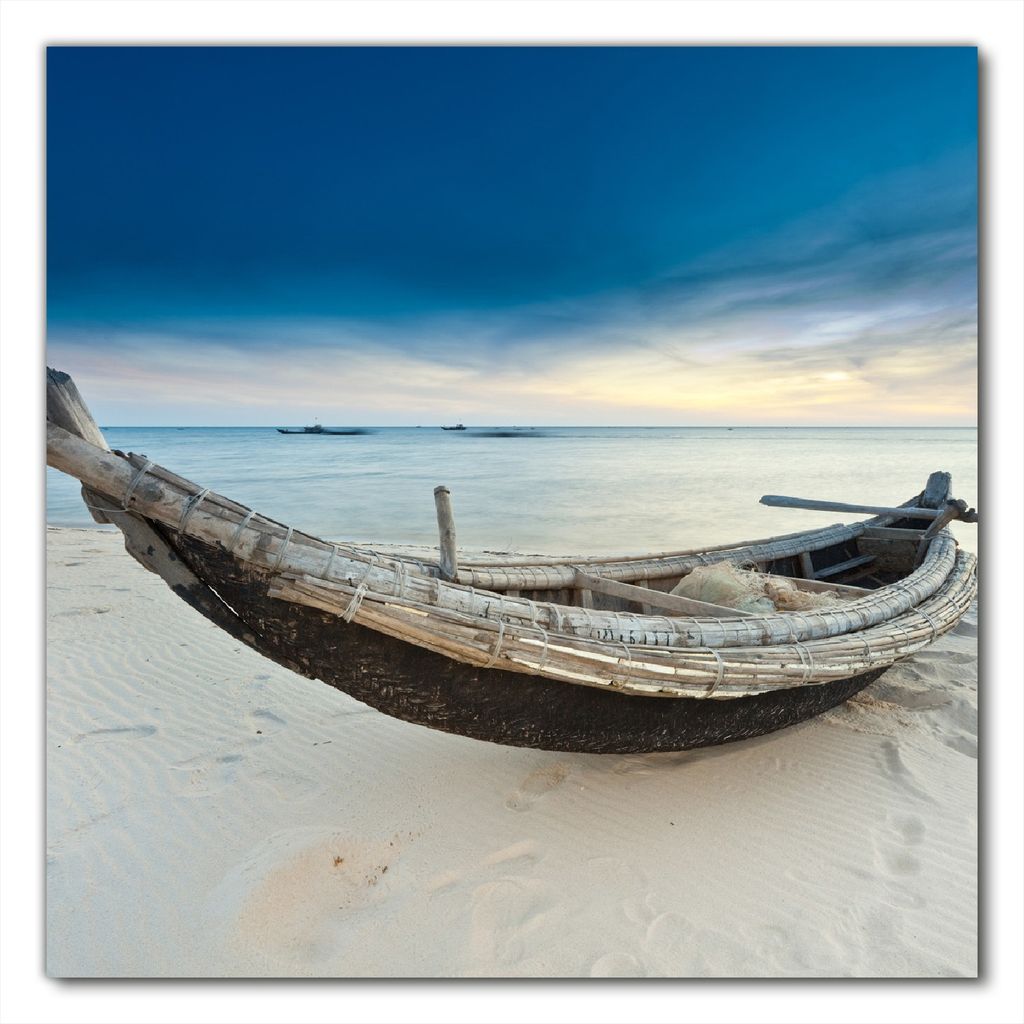 Wallario selbstklebende Möbelfolie/ Tischdecke für Innen und Außen, Größe: 50 x 50 cm - Fischerboot am Strand mit Sonnenuntergang