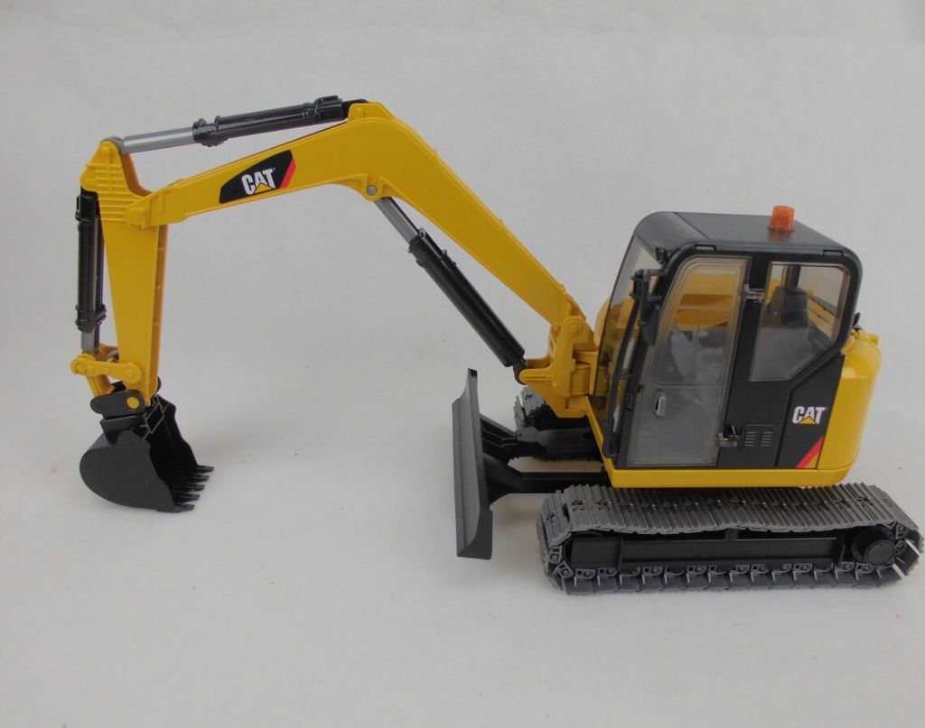 Bruder 02456 - Mini-graafmachine, kat, schaal 1:16 Productafbeelding 