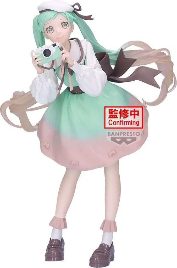 Figurine Hatsune Miku Holiday Memories 20 cm : Idée Cadeau Otaku