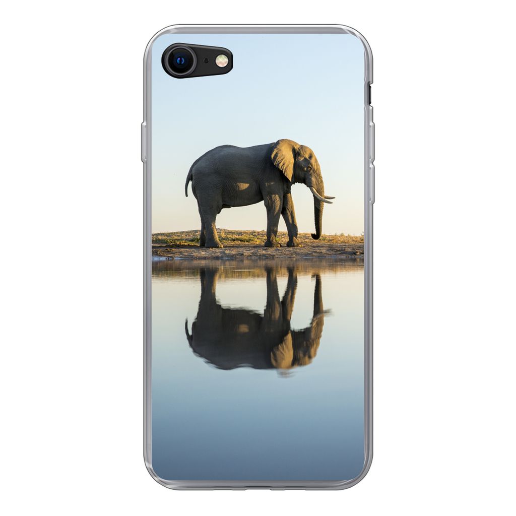 MuchoWow Handyhülle Schutzhülle Hülle für iPhone 7 Elefant - Wasser - Bäume - Tiere - Natur Silikon Softcase Handy Hülle - Kartenhalter