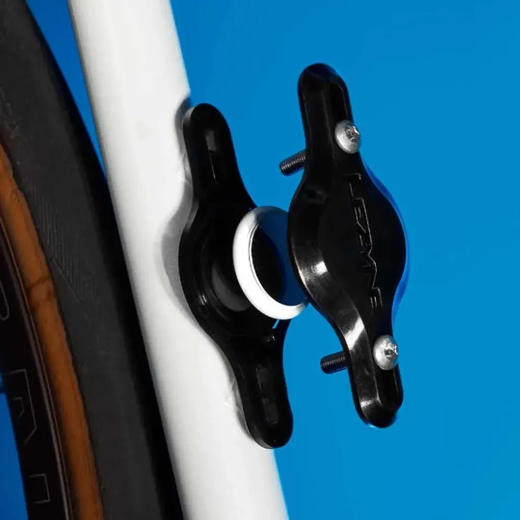 Porte-Bouteille Vélo Anti-Vol Discret Matrix Bike Tagger Lezyne Noir - 5