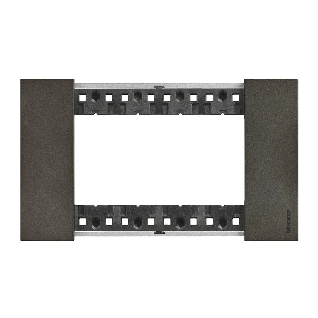 Plaque de finition Legrand KA4804NG pour rénovation de salon