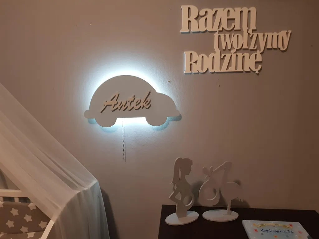 Lampe de voiture LED personnalisable multicolore pour petit passager