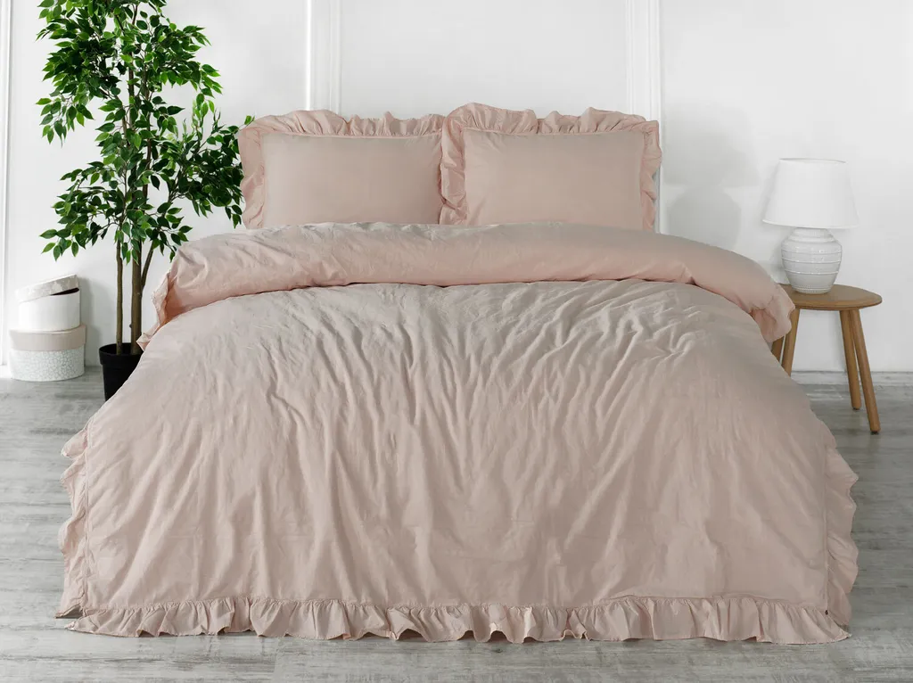 Linge de lit en coton stonewashed rose poudré avec volants romantiques