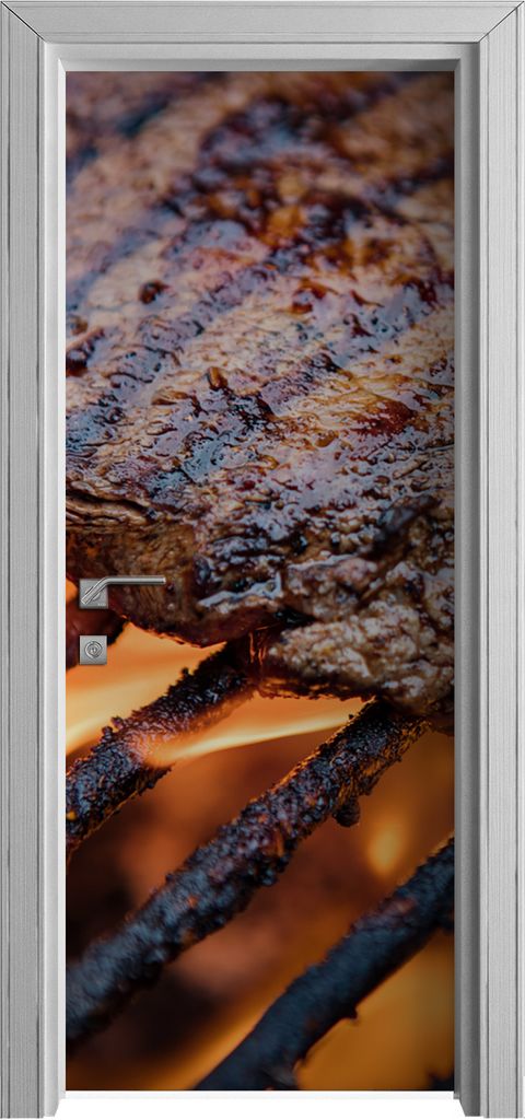 Tür Selbstklebende 80x210 cm Türfolie Türtapete Klebefolie - Steak auf dem Grill