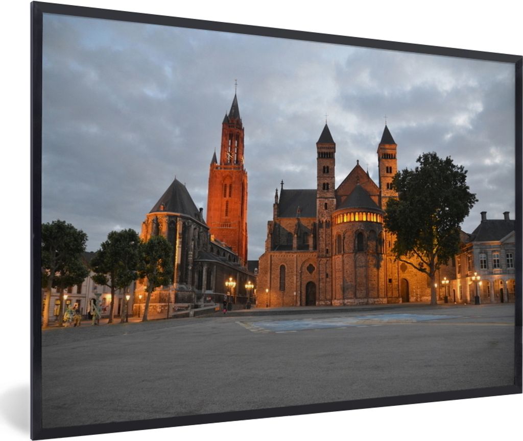 MuchoWow MuchoWow Gerahmtes Poster Kirche - Maastricht - Wolken 60x40 cm - Poster mit zchwarzem Bilderrahmen - Printing - Wanddeko Schlafzimmer
