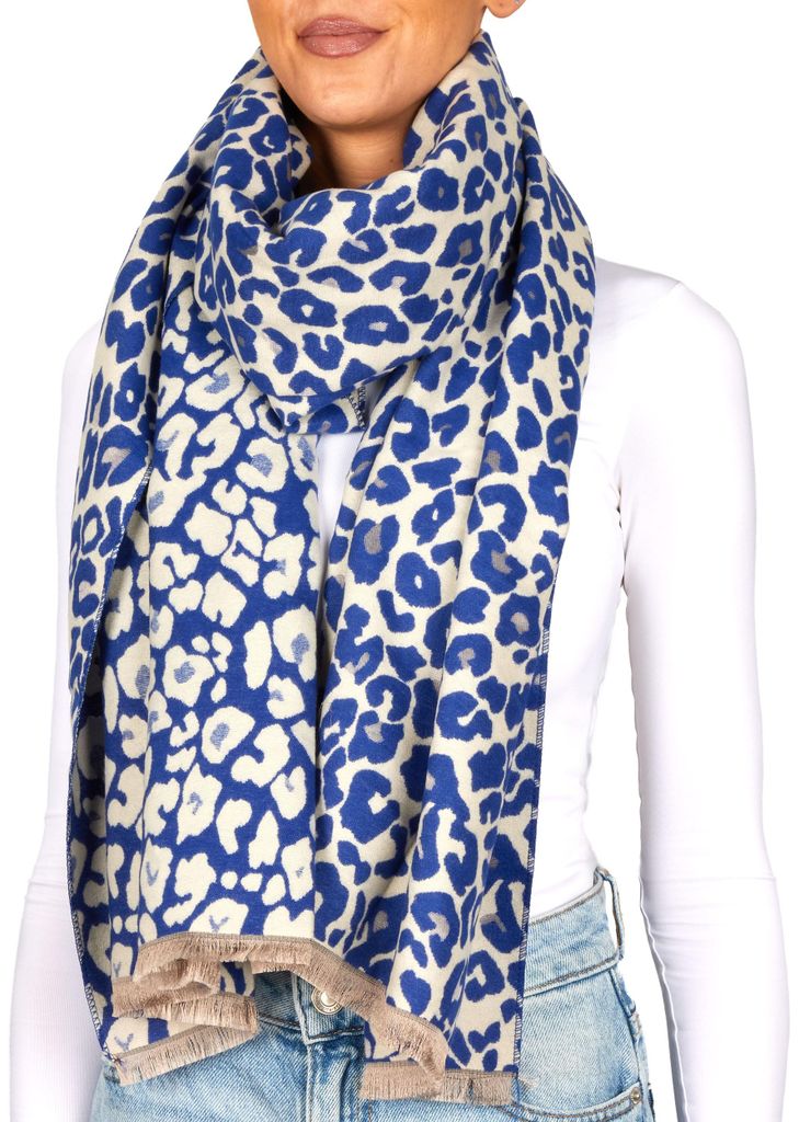 BRUBAKER Cashmirillo Damen Schal mit Leoparden Muster - 70 x 200 cm - Warm & Kuschelig - Leo Damenschal für Herbst und Winter, Blau und Weiß
