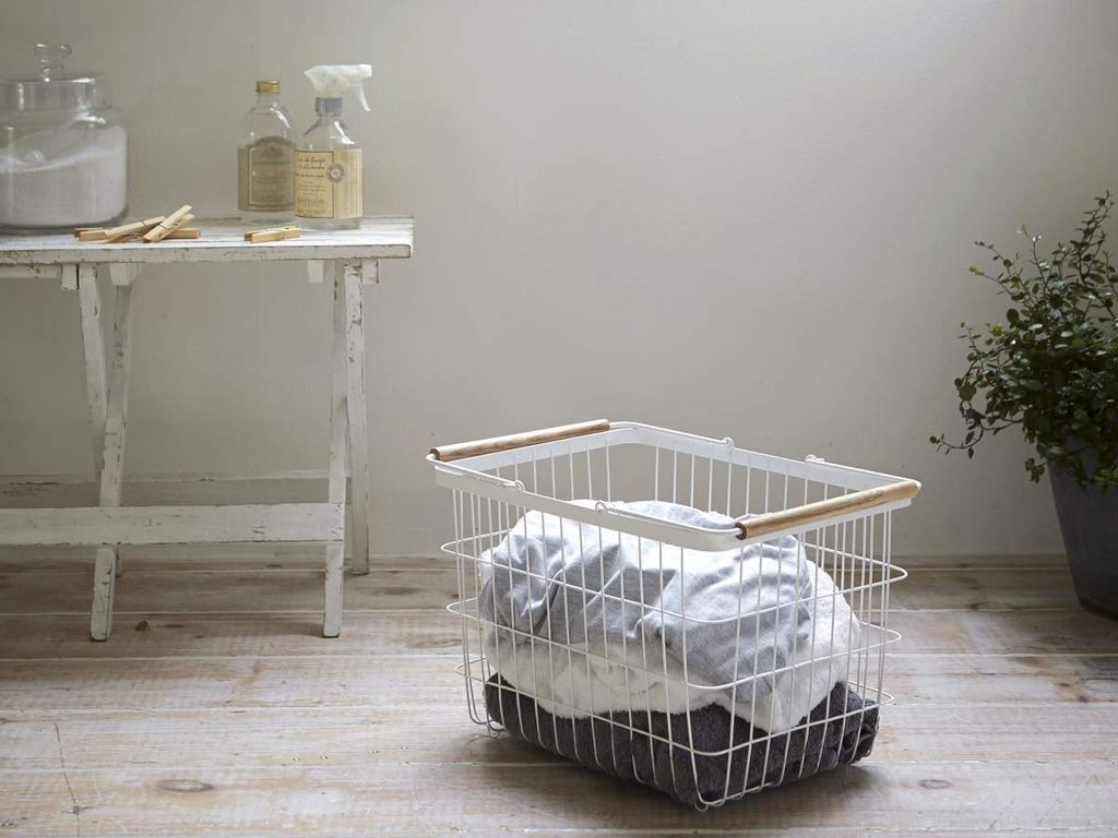 Yamazaki Wäschekorb Wäschesammler M weiß Metall Gitter mit Holz Tosca
