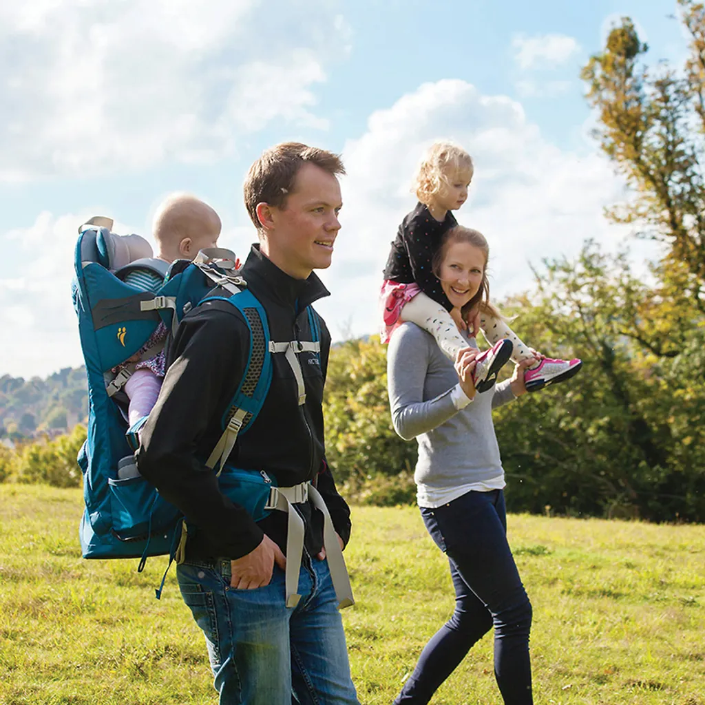 Porte-bébé ergonomique Freedom S4 LittleLife Bleu avec dos ventilé - 3