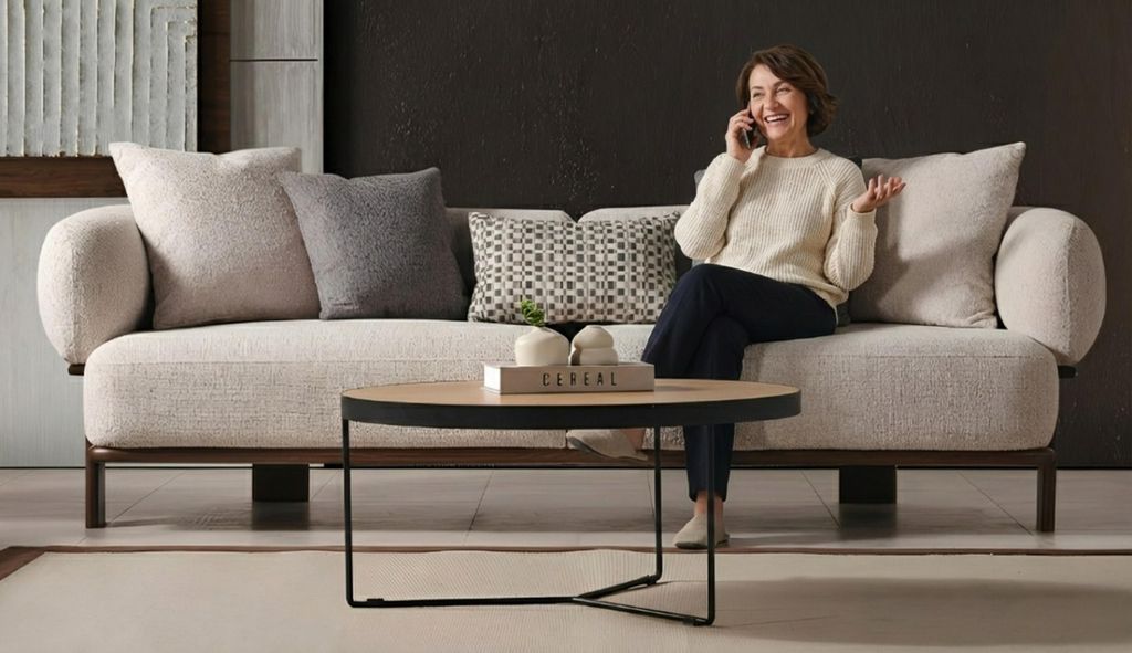 Einfarbiges Muster 3-Sitzer-Sofa Beige Modern Minimalistisches Design