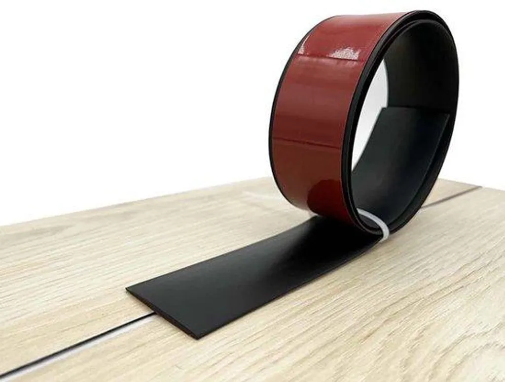 Solution seuil de porte sans perçage : bande PVC autocollante 10m