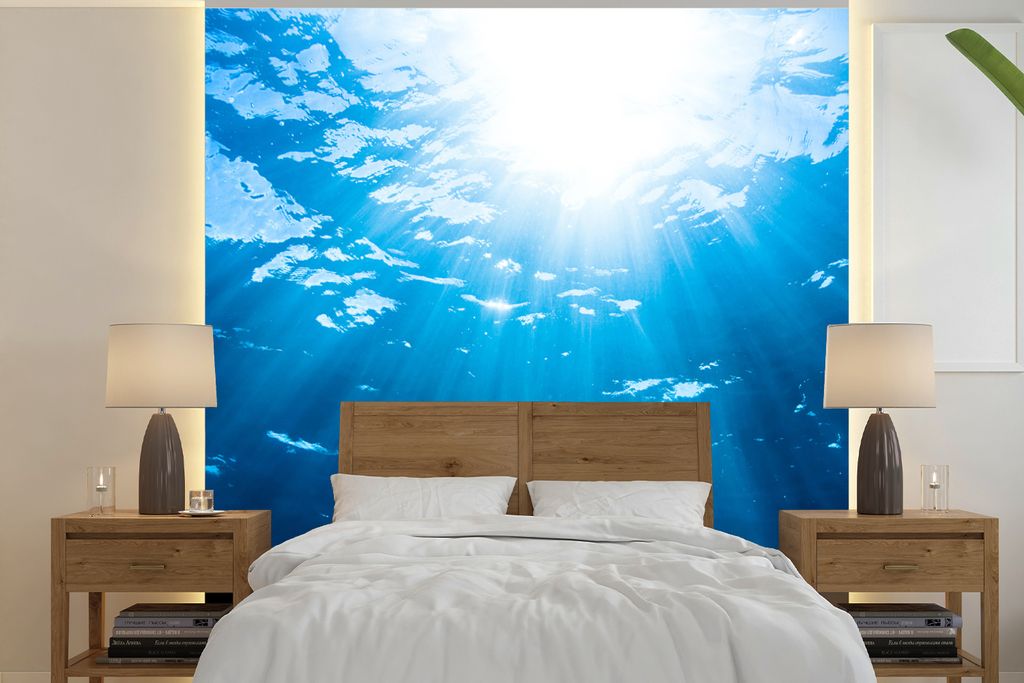 MuchoWow Fototapete für Wohnzimmer oder Schlafzimmer Wandtapete Vinyl Motivtapete Sonnenstrahlen erreichen das Wasser - 220x220 cm - Tapeten
