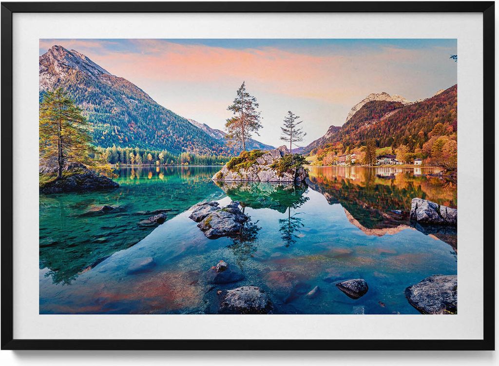 Schöne Berglandschaft an einem See– Wandbild mit Rahmen – Gerahmtes Bild – Wanddekoration – 100x70 cm – Schwarz Rahmen
