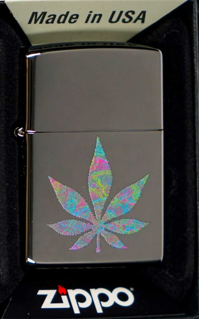 Zippo Benzin-Feuerzeug Black Ice Funky Cannabis Design Produktbild 