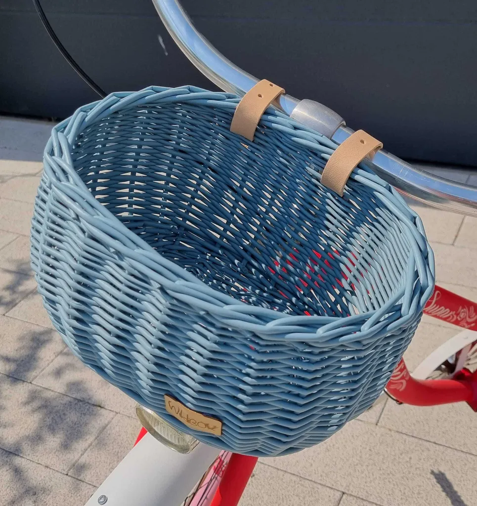 Panier vélo enfant bleu marine WikliBOX : fixation stable et osier