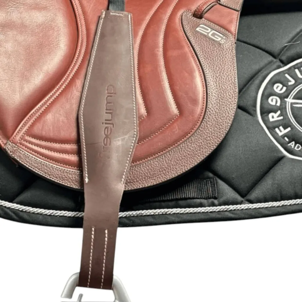 Étriers Freejump Leathers 4X6 marron 28 mm taille M pour selle de sport