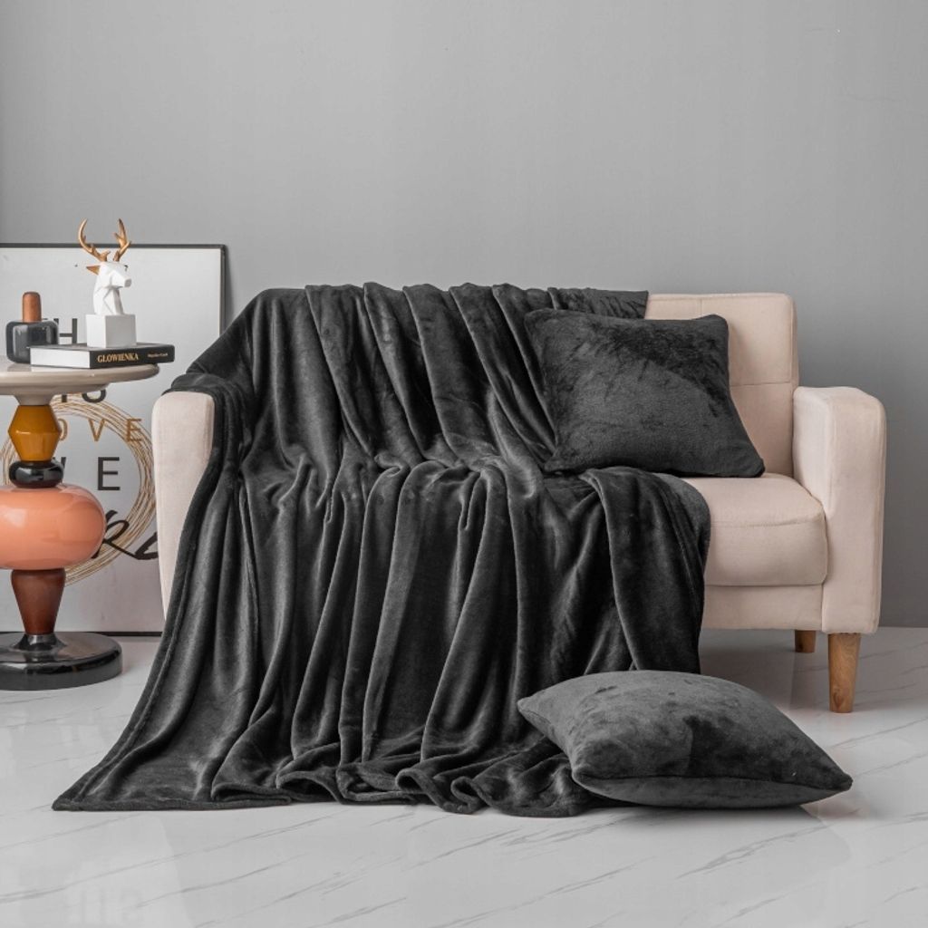 Kuscheldecke SOLO 130x170 cm in Schwarz - Weich und Modern, Ideal für Schlafzimmer, Wohnzimmer und Garten, 100% Mikrofaser für höchsten Komfort,...