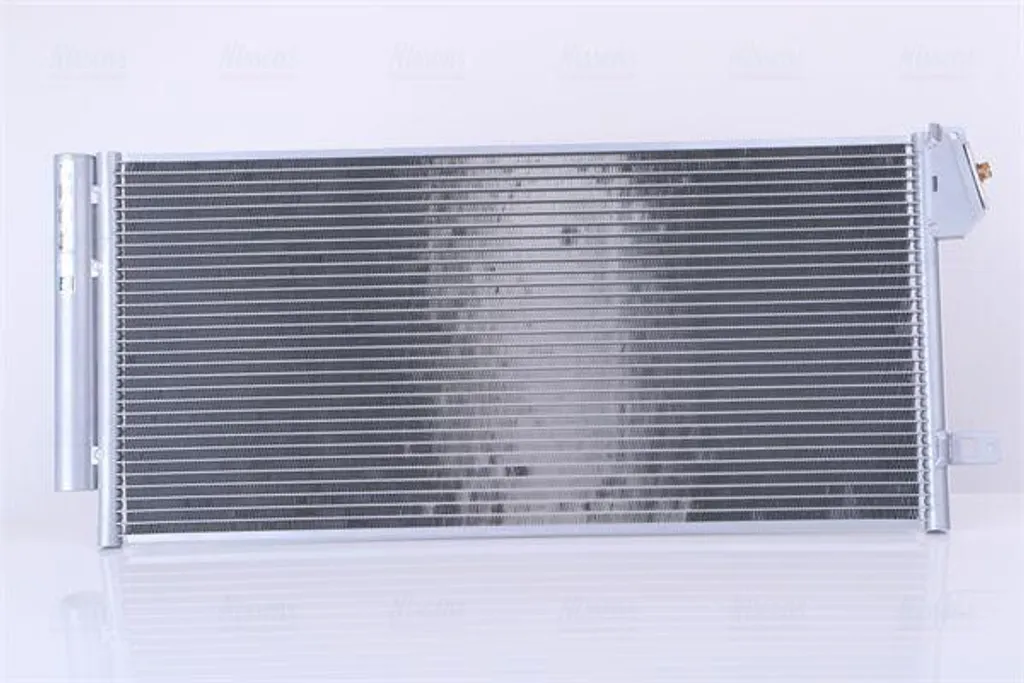 Condenseur de clim Nissens 940169 pour Fiat Doblo et Opel Combo Cargo
