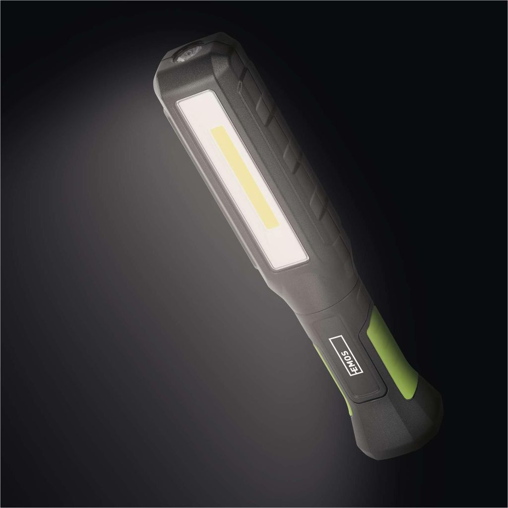 EMOS wasserdichte LED-Arbeitsleuchte, aufladbar mit knickbarem Haltefuß, Haken und Magnet, 800 lm, 110 m Leuchtweite, 2000 mAh Akku, Ladekabel, P4544