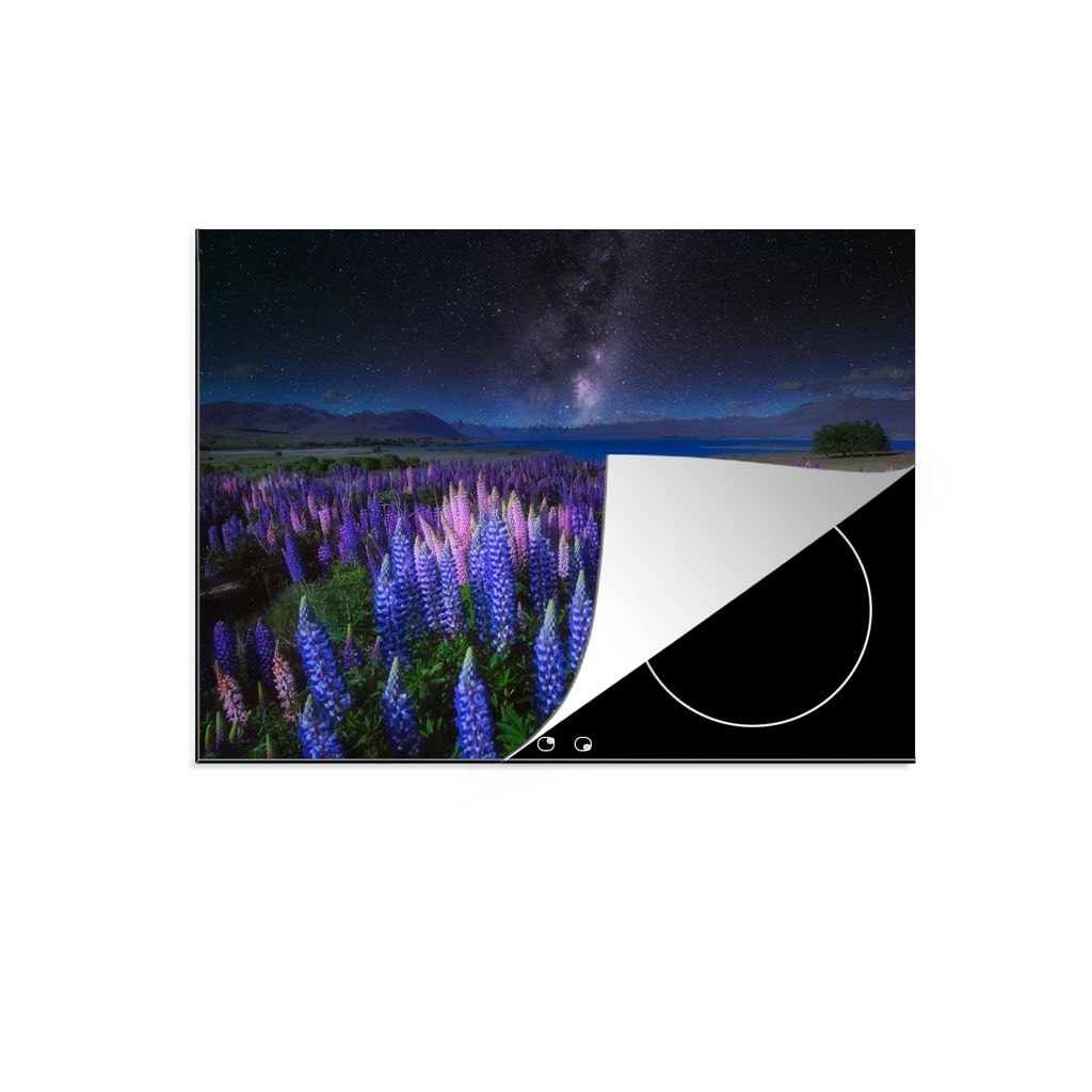 KitchenYeah Herdabdeckplatte Blumen - Nacht - Lupine - Sternenhimmel - Lila - Natur , 71x52cm, Küche Deko, Glaskeramikkochfeld Herdabdeckung, Ab...