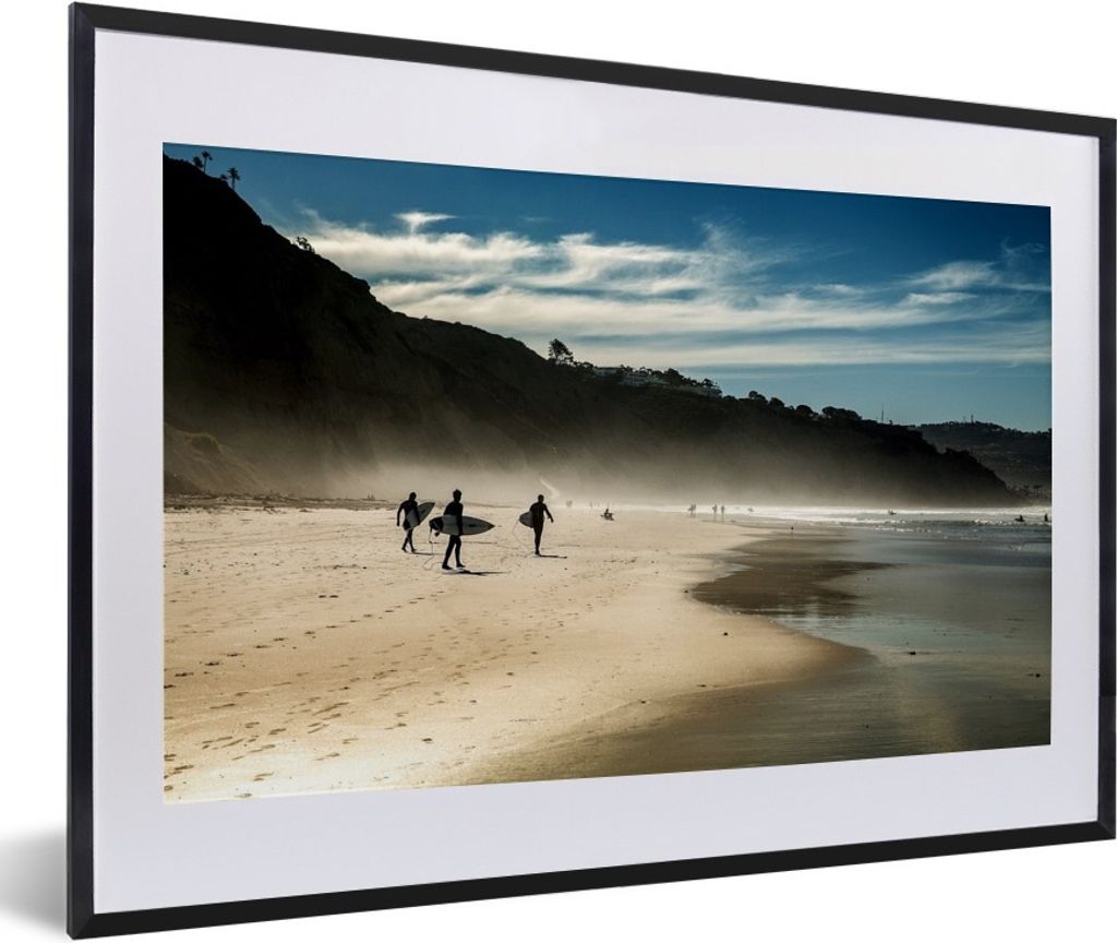 MuchoWow Gerahmtes Poster Surfer am Strand 60x40 cm - Poster mit Schwarzem Bilderrahmen Wandposter Rahmen Foto Bilder - Schlafzimmer - Plakat in ...