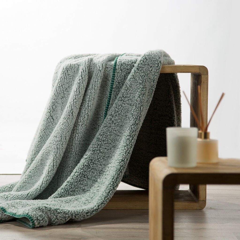 Kuschelweiche Wohnddecke KOALA grün weiß 170x210 cm