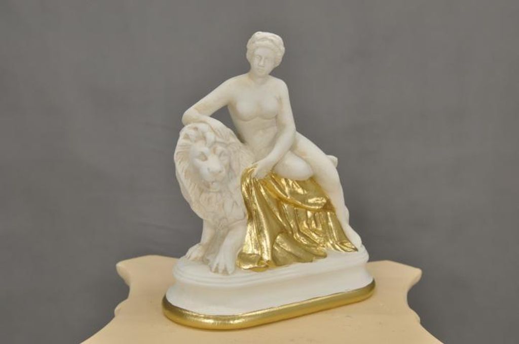 Figure Statue Woman With Lion Design Antique Style Figures Any Room Sculptures