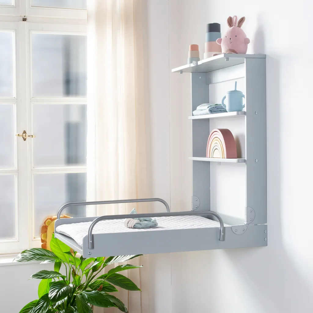 Plan à langer mural pour petit espace - table pliante bois et gris
