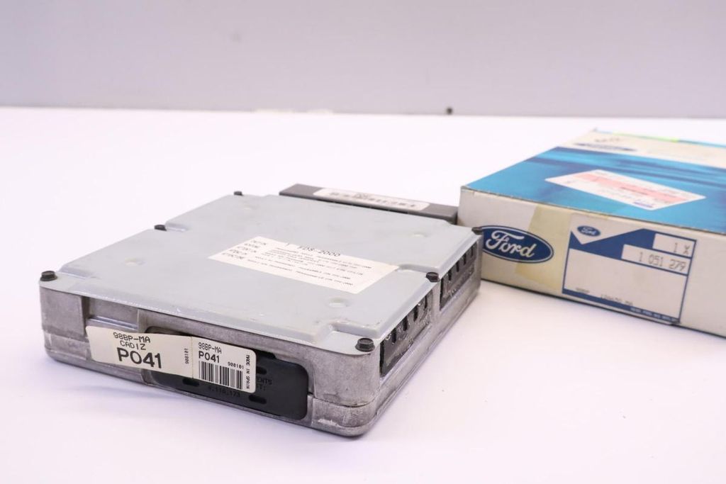 Original OE FORD Motorsteuergerät 1051279