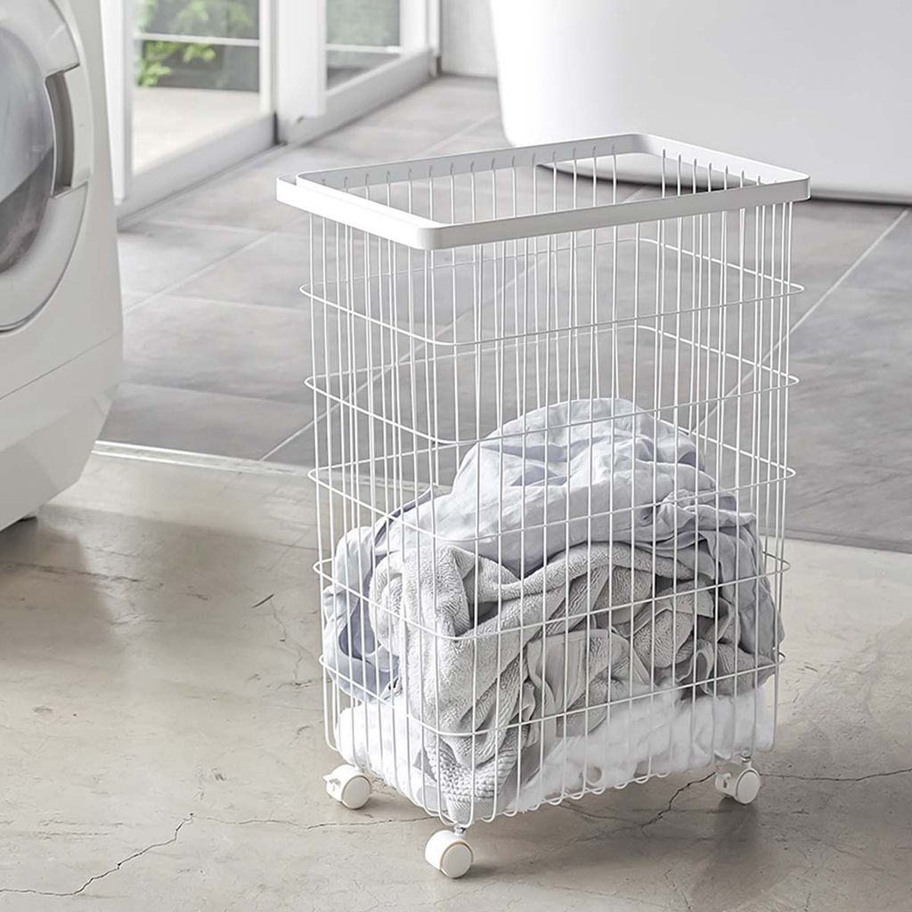 Yamazaki Tower Wäschekorb mit Rollen Metall weiß