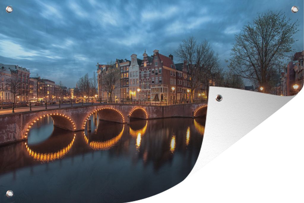 MuchoWow 90x60 cm Outdoor-Poster Gartendeko Sichtschutz Garten Poster für den Garten Bild der Keizersgracht in Amsterdam unter einem dunklen, be...