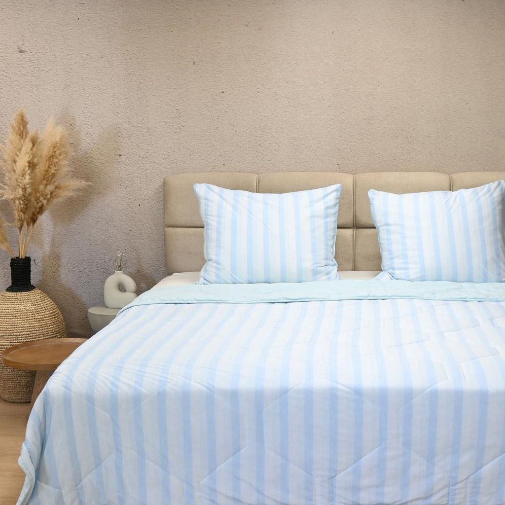 HappyBed - 200x200 cm - Waschbare Bettdecke ohne Bezug - Bedruckte Bettdecke ohne Bezug - Bettwäsche - Light blue