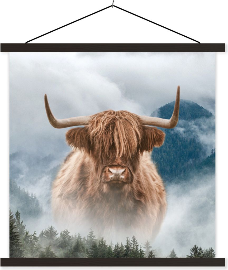 MuchoWow Textilposter Schottisches Hochlandrind - Nebel - Berg 90x90 cm mit schwarzem Rahmen - Magnetisches