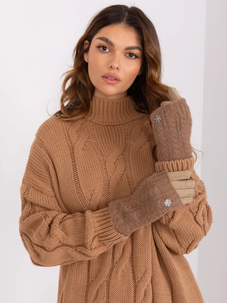 Guanti in Lana Conquest Beige Scuro: Il Calore di un Abbraccio