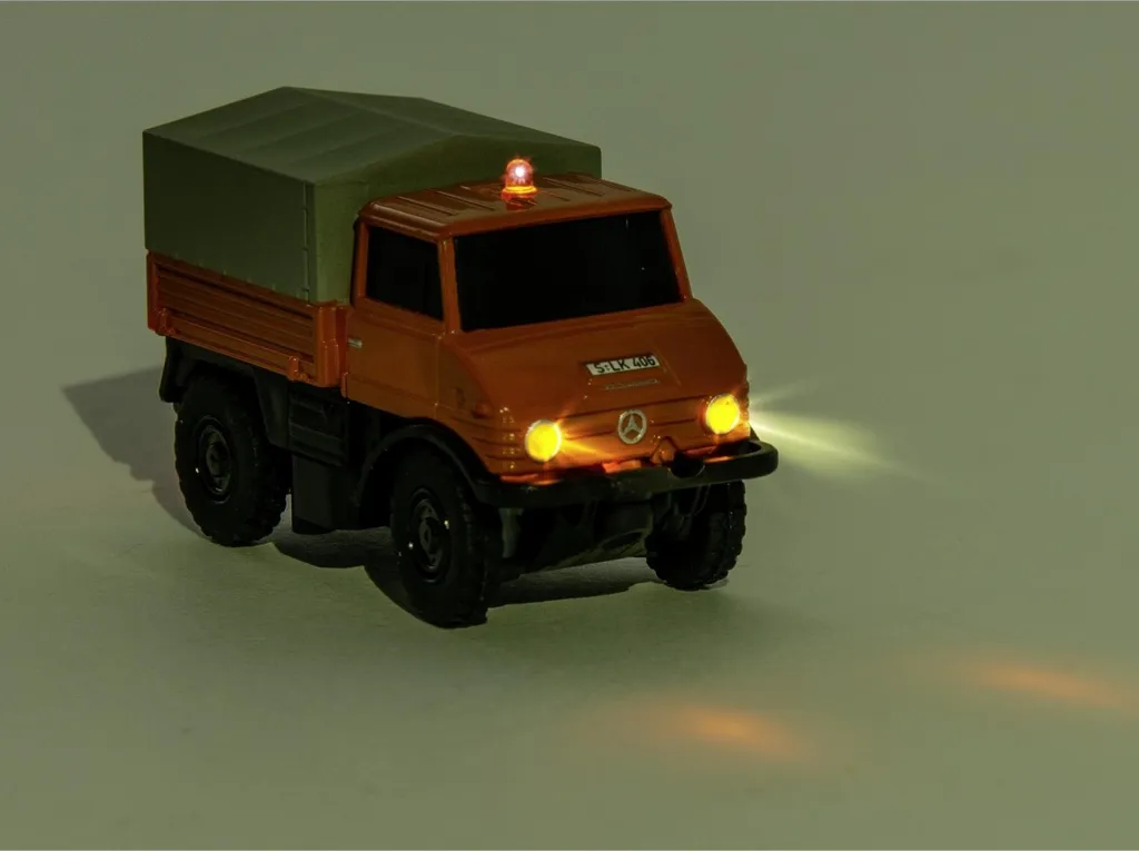 Solution micro-RC pour circuit H0 : MB Unimog U406 Carson 1:87 complet