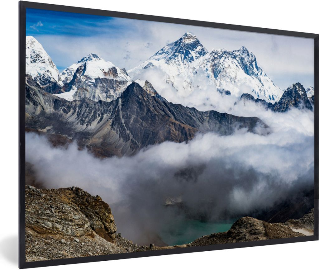 MuchoWow Gerahmtes Poster Verschneiter Gipfel des Mount Everest in den Wolken 90x60 cm - Poster mit Schwarzem Bilderrahmen Wandposter Rahmen Foto...