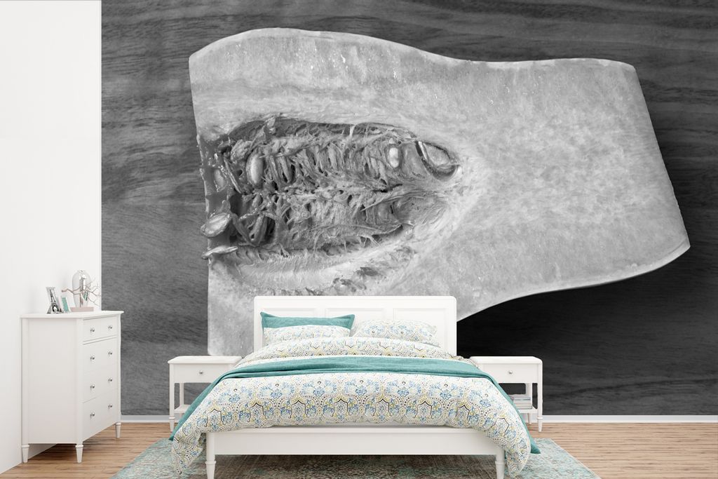 MuchoWow Fototapete für Wohnzimmer oder Schlafzimmer Wandtapete Vinyl Motivtapete In Scheiben geschnittener Butternusskürbis mit Kernen - schwa...
