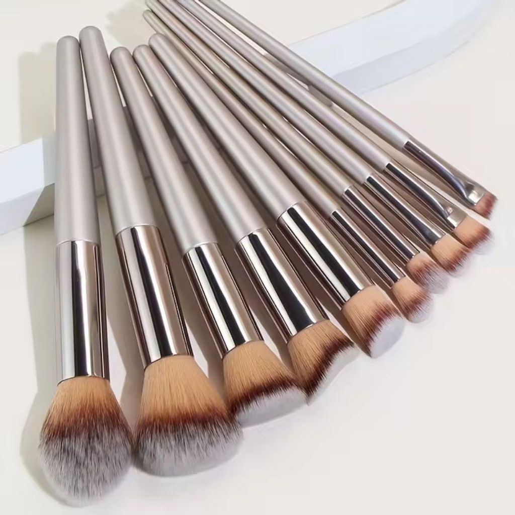 Make up Pinsel Set 10 Stück Champagne Gold – Vegan Kosmetikpinsel für Foundation, Puder, Rouge, Concealer und Lidschatten, cruelty free